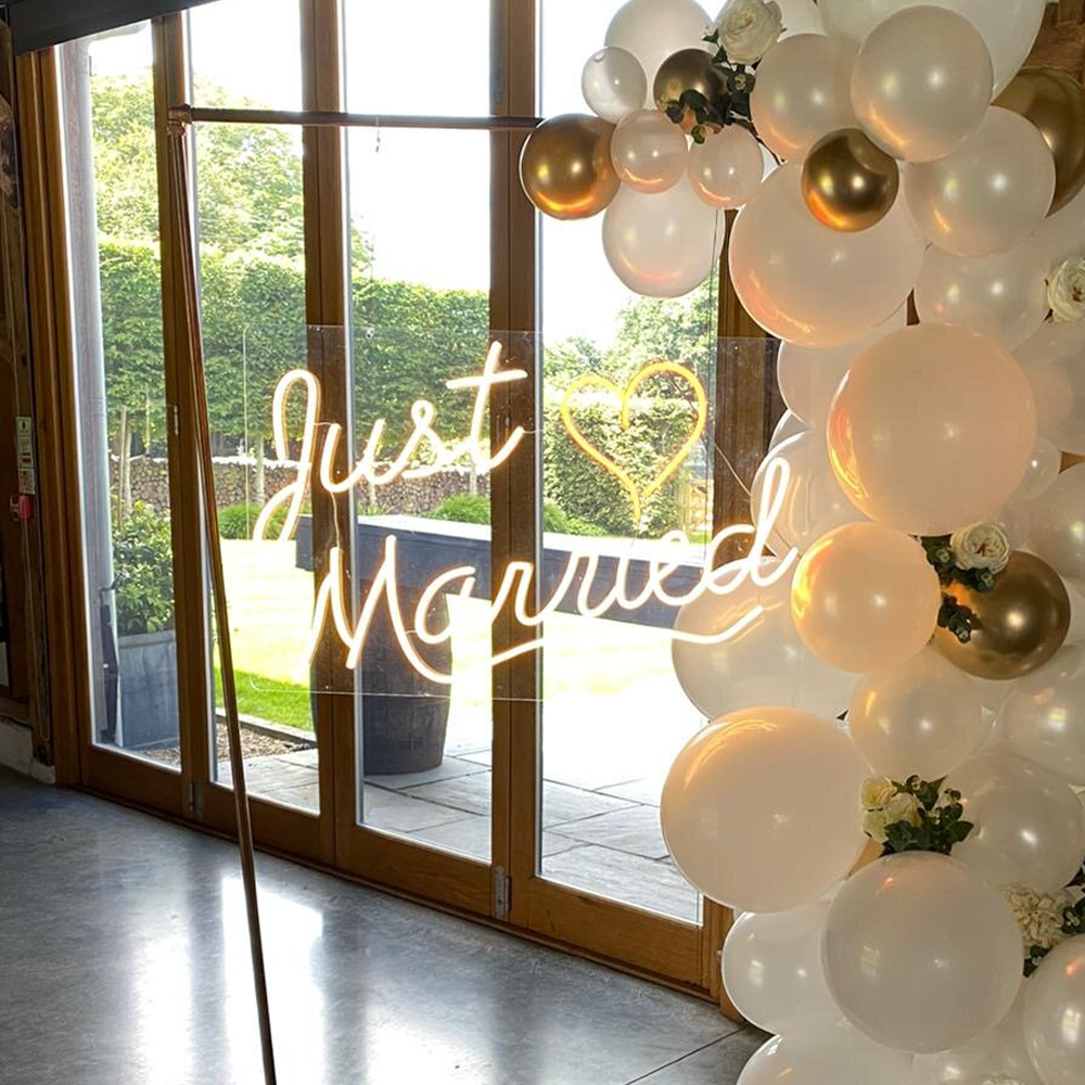 Just Married Neon Sign - Neonzastudio