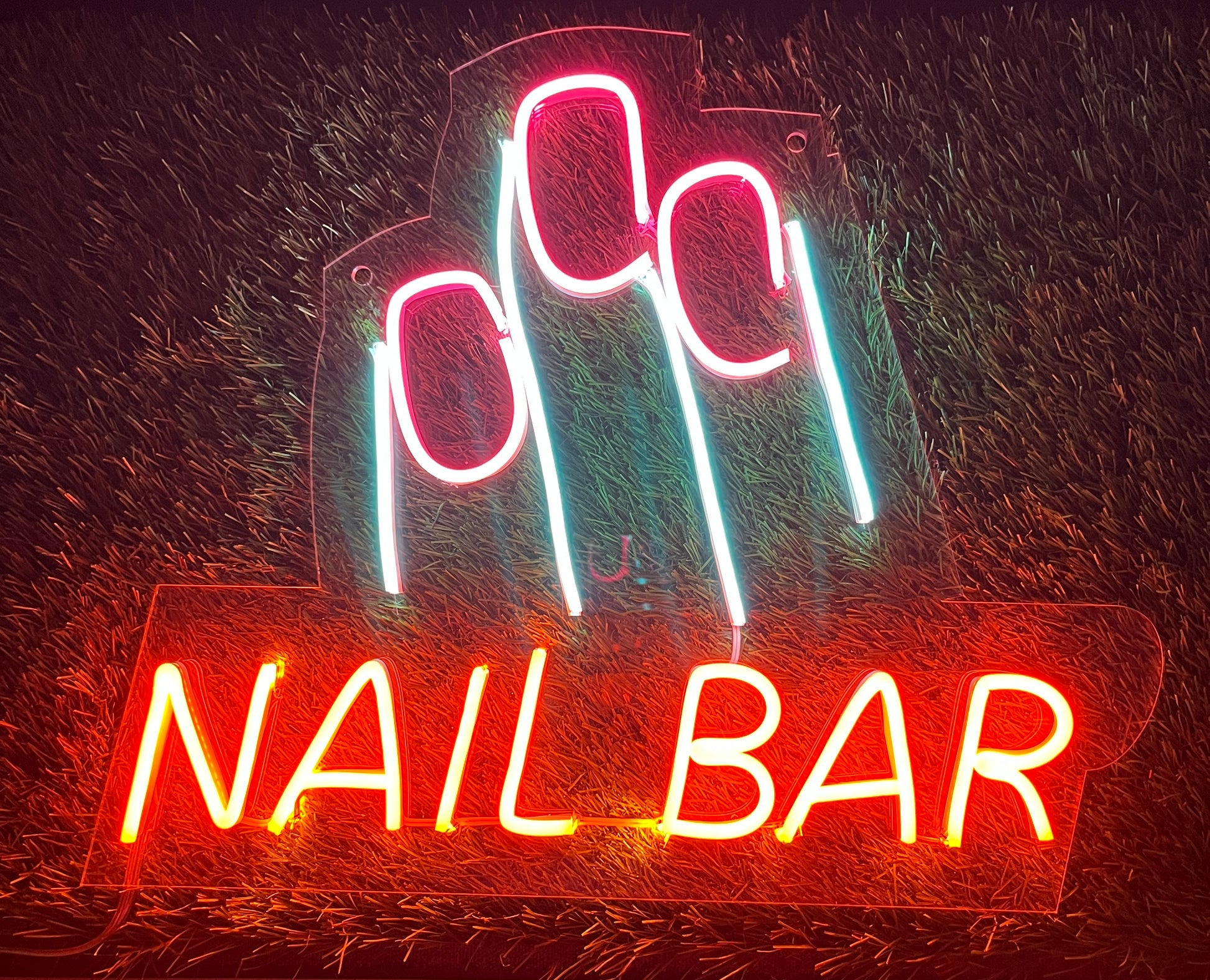 Nail Bar Neon Sign - Neonzastudio