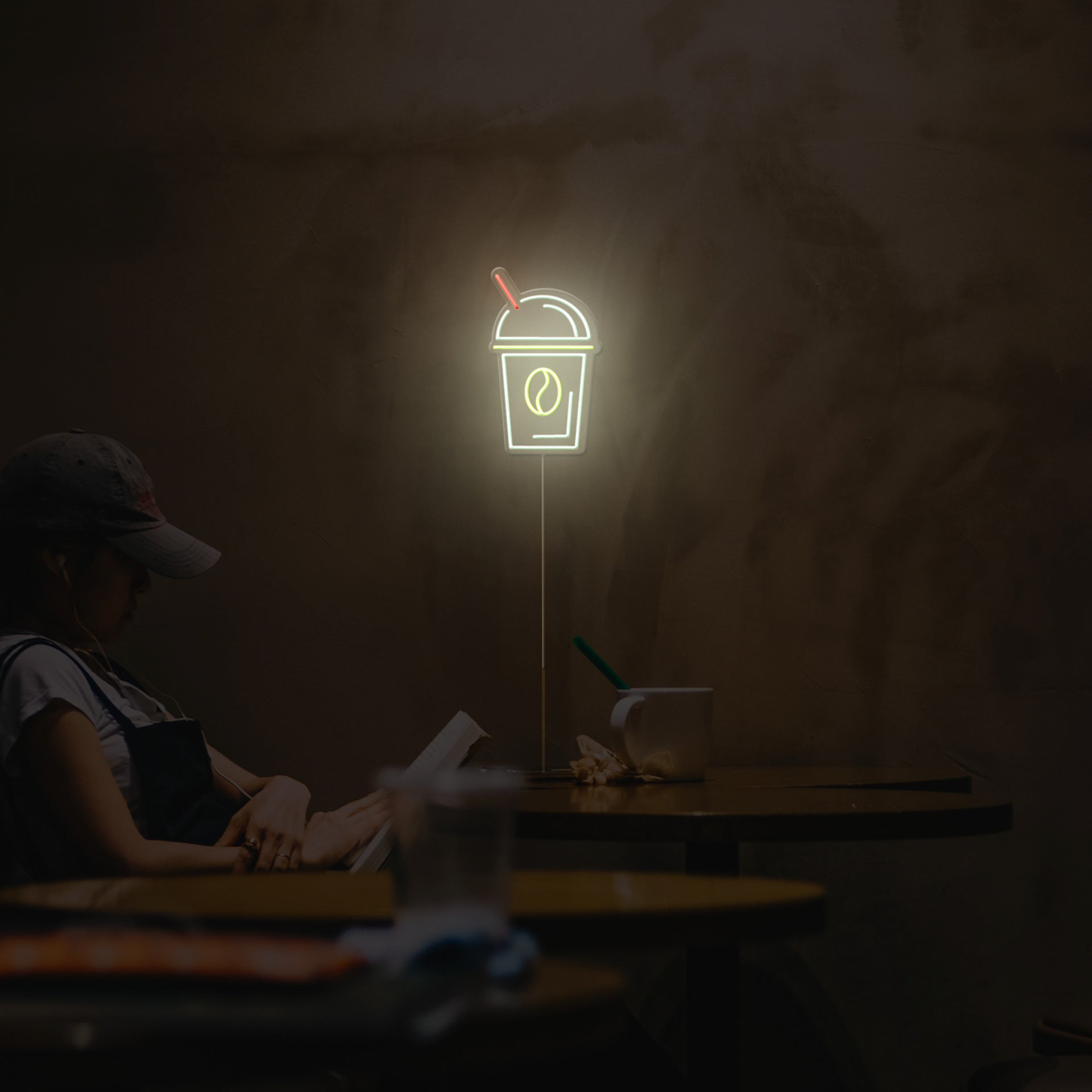 coffee-mug-neon-sign